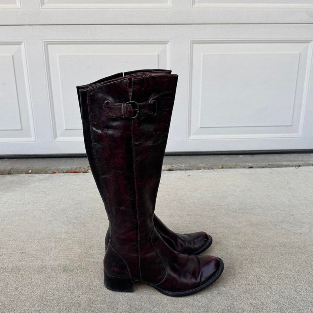 BLOOD RED KNEE HIGH BUCKLE BOOTS
